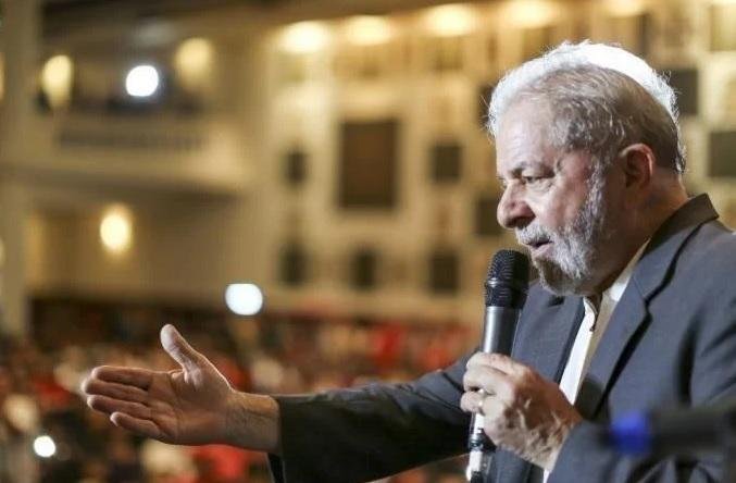 Presidenci&aacute;veis condenam ataques &agrave; caravana de Lula