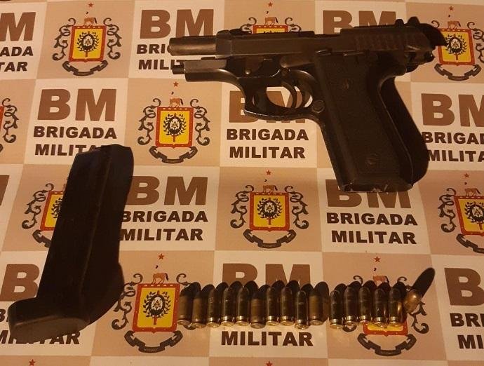 Brigada Militar apreende tr&ecirc;s armas em Sapucaia do Sul