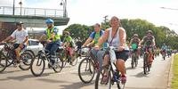 1º Pedal da Paz reúne dezenas de ciclistas em Porto Alegre 