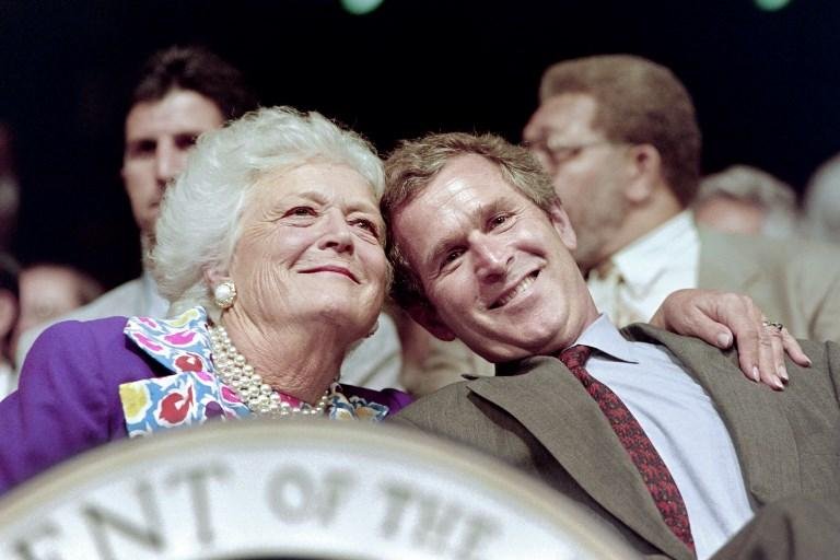 Ex-primeira-dama Barbara Bush est&aacute; com sa&uacute;de debilitada