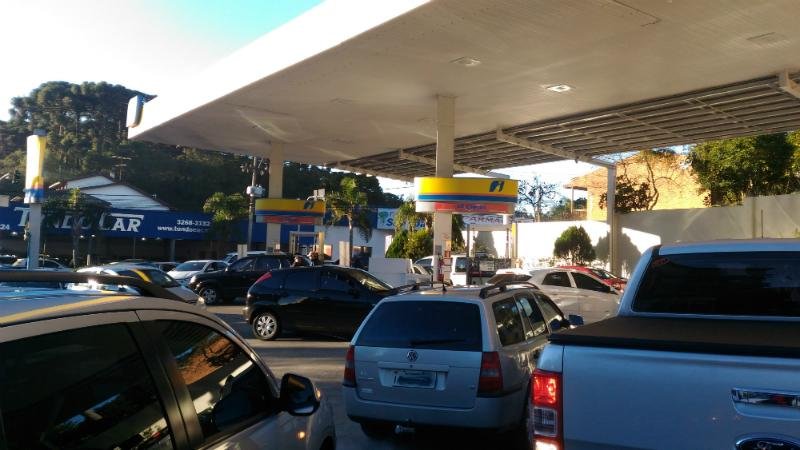 Protesto dos caminhoneiros provoca falta de combust&iacute;veis
