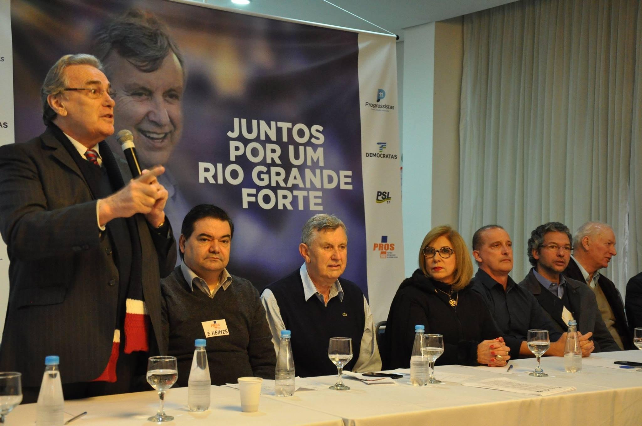 Ato em Porto Alegre definiu apoio &agrave; candidatura de Heinze