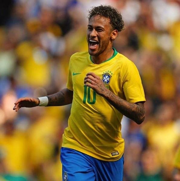 Neymar diz que n&atilde;o tem medo de sonhar com hexa