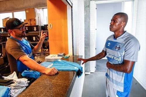 Gr&ecirc;mio ir&aacute; devolver Maicosuel ao S&atilde;o Paulo 