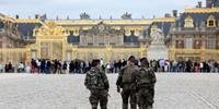 Palácio de Versalhes e Arco do Trinfo fechado por greve 