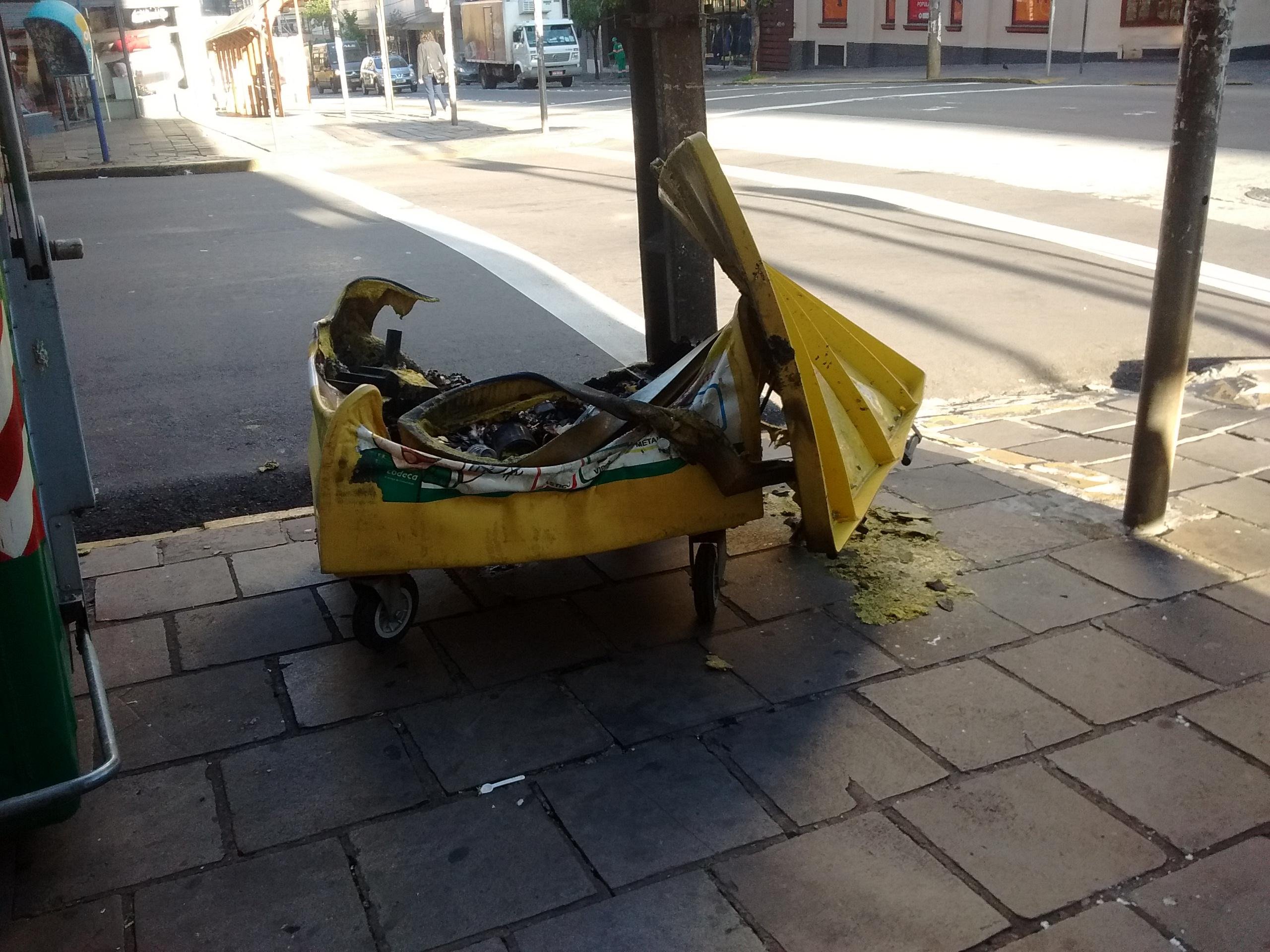 At&eacute; abril, 18 cont&ecirc;ineres foram destru&iacute;dos em Caxias do Sul