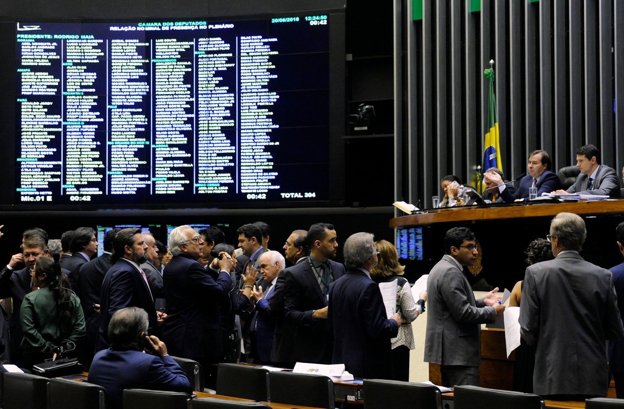 Plen&aacute;rio da C&acirc;mara aprova texto-base da cess&atilde;o onerosa do pr&eacute;-sal