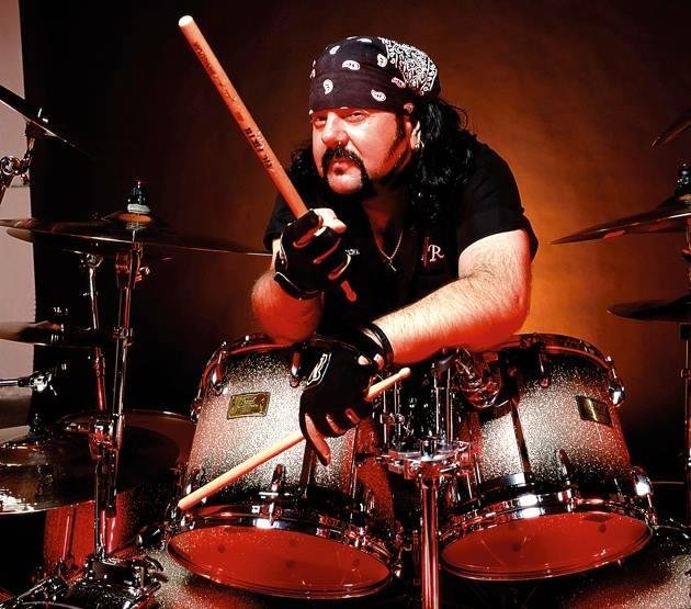 M&uacute;sico fundou a banda de metal Pantera ao lado do irm&atilde;o na d&eacute;cada de 1980