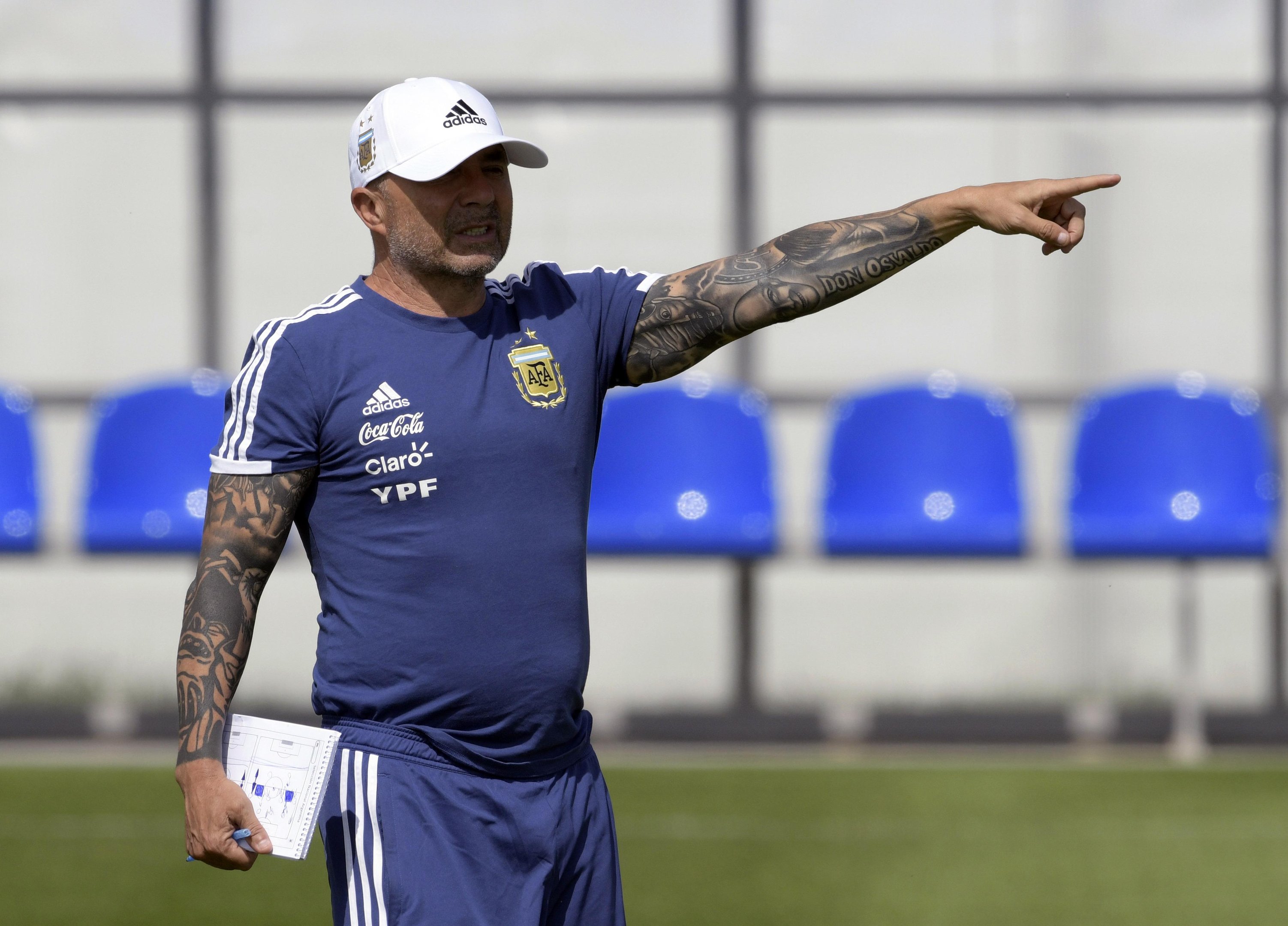 Rela&ccedil;&atilde;o entre o t&eacute;cnico e os jogadores ficou estremecida ap&oacute;s a derrota para a Cro&aacute;cia