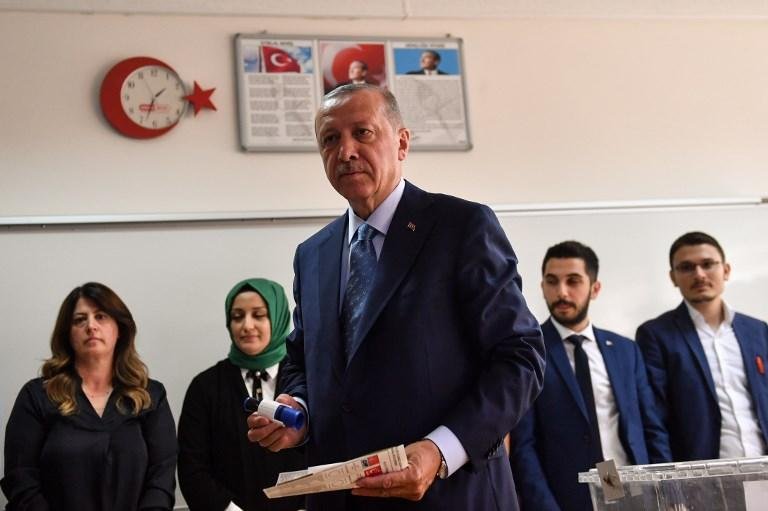 Erdogan reivindica vit&oacute;ria nas elei&ccedil;&otilde;es na Turquia
