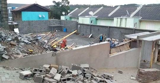 A prov&aacute;vel causa do desabamento &eacute; a chuva que cai no munic&iacute;pio