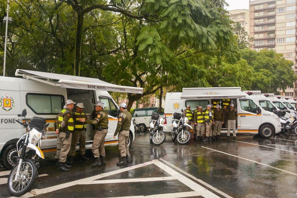 Ve&iacute;culos foram entregues na manh&atilde; desta segunda-feira