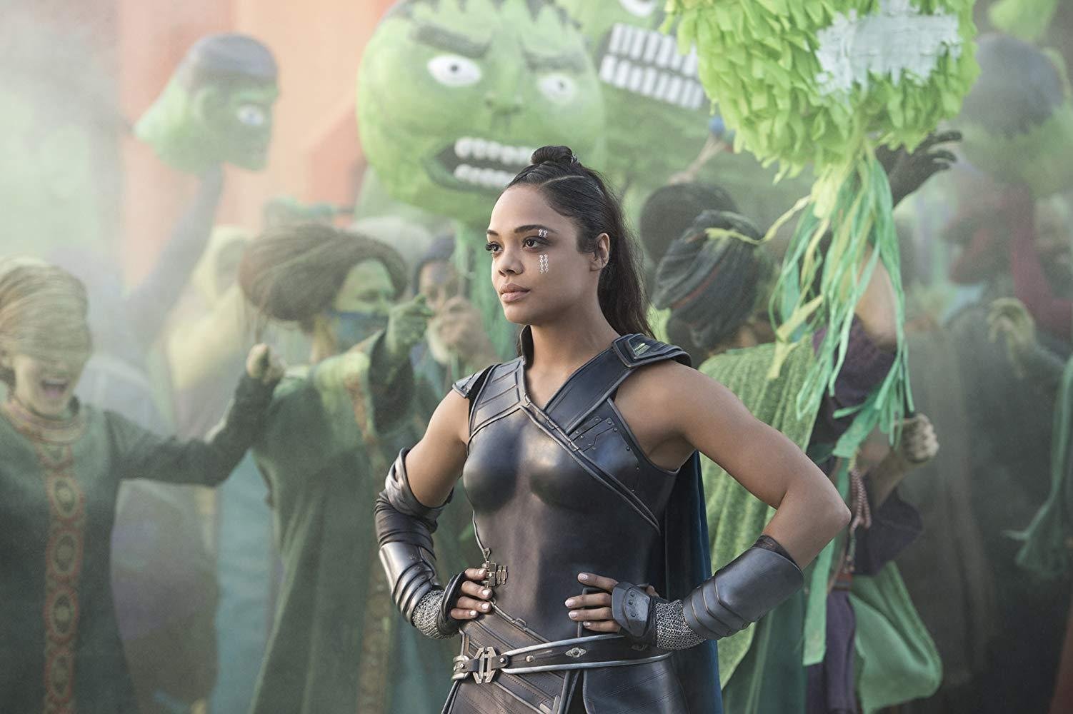 Diretor de "Thor: Ragnarok" e a atriz Tessa Thompson afirmam que a personagem Valqu&iacute;ria &eacute; bissexual   