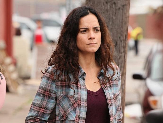 Alice Braga na s&eacute;rie "A Rainha do Sul"