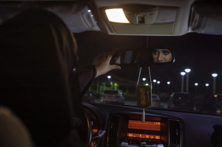 Mulheres agora podem dirigir na Ar&aacute;bia Saudita