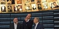 Príncipe William homenageia vítimas do Holocausto em visita à Jerusalém