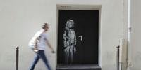 Obras atribuídas a Banksy surgem nas ruas de Paris