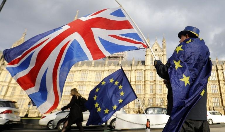 Governo brit&acirc;nico deve come&ccedil;ar a usar os poderes da nova lei nas pr&oacute;ximas semanas