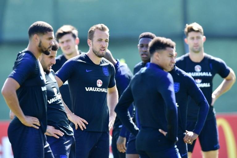 Inglaterra deve entrar com time reserva