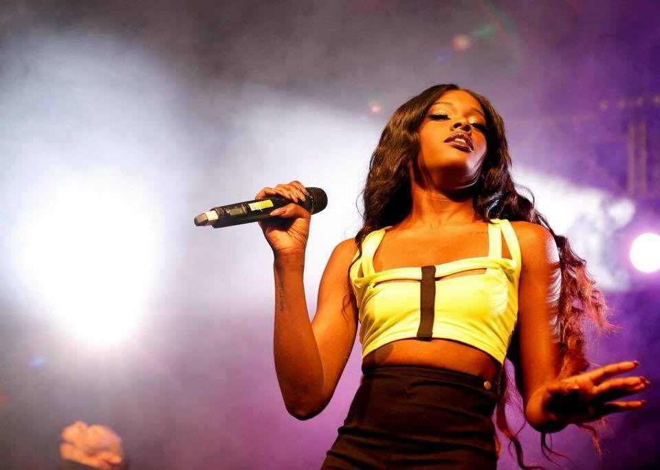 Azealia afirma que o epis&oacute;dio causou dano irrepar&aacute;vel &agrave; sua carreira
