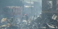 Incêndio em mercado mata 15 pessoas na capital do Quênia