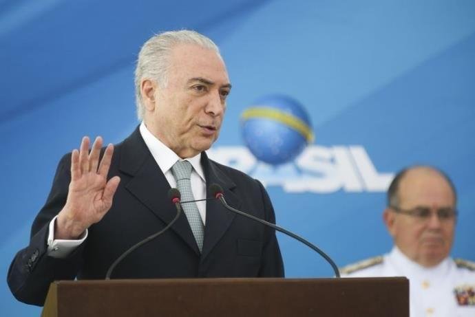 Na pesquisa, 4% disseram que o governo &eacute; &oacute;timo ou bom, ante 5% no levantamento passado