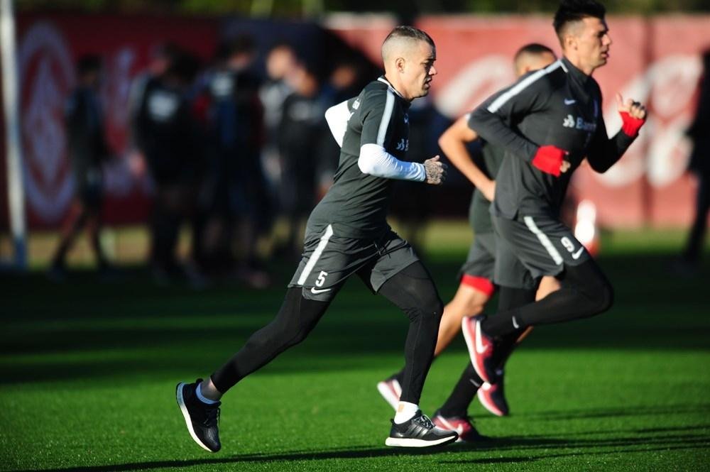 D&acute;Ale sa&uacute;da maturidade coletiva do Inter, mas pede doa&ccedil;&atilde;o maior no segundo semestre 