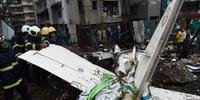 Queda de avião deixa 5 mortos em Mumbai