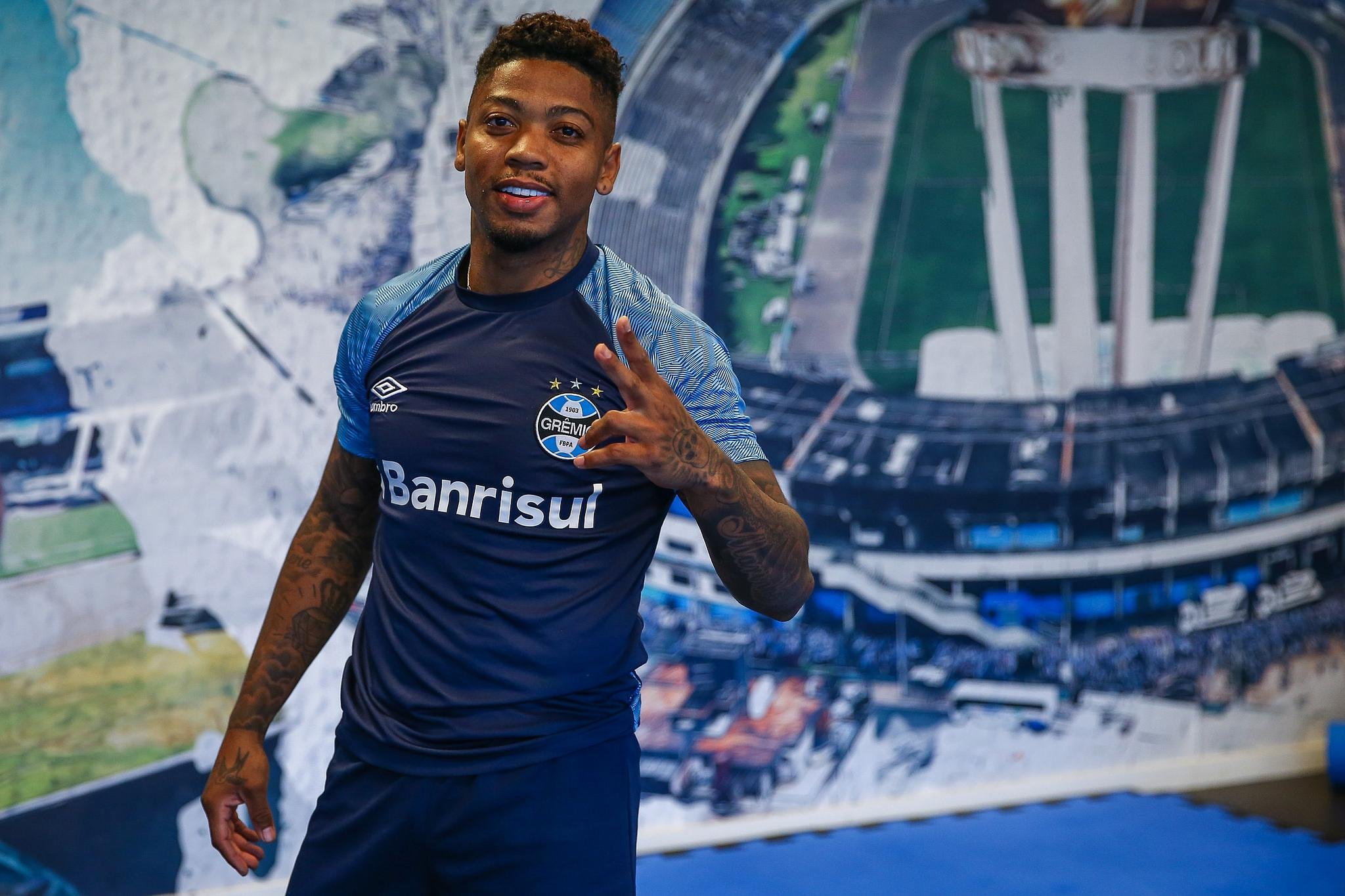 Marinho ser&aacute; apresentado nesta sexta-feira pelo Gr&ecirc;mio
