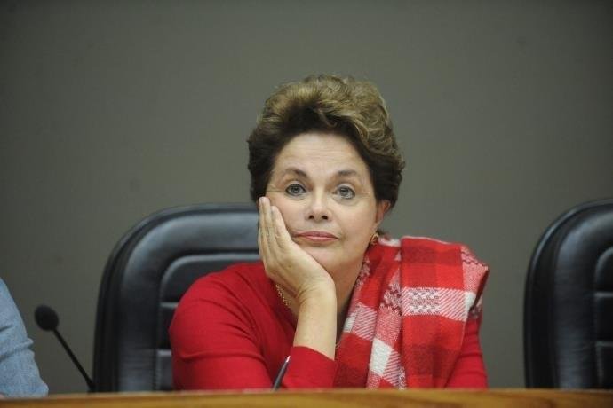 Dilma Rousseff confirma que ser&aacute; pr&eacute;-candidata ao Senado por Minas Gerais