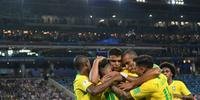 Seleção Brasileira tem esperanças de contar com Marcelo, Danilo e até mesmo Douglas Costa	