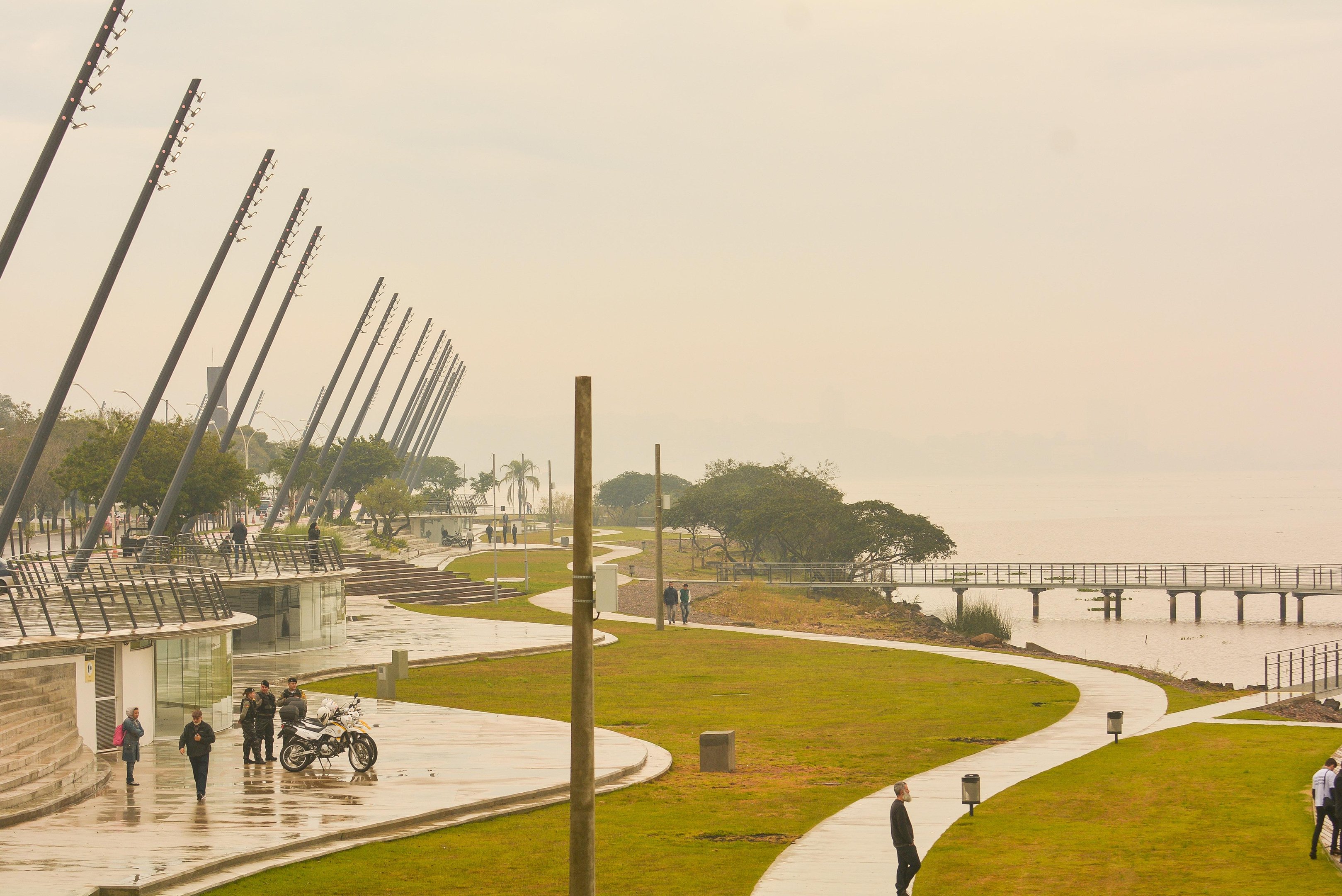 Orla do Gua&iacute;ba foi reinaugurada nesta sexta-feira