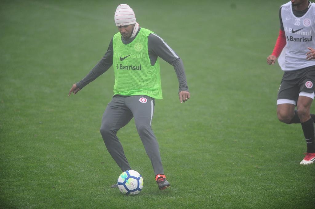 Jogadores realizaram trabalho t&eacute;cnico com Odair Hellmann