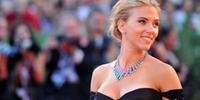 Scarlett Johansson recebe críticas após ser escalada para viver homem trans