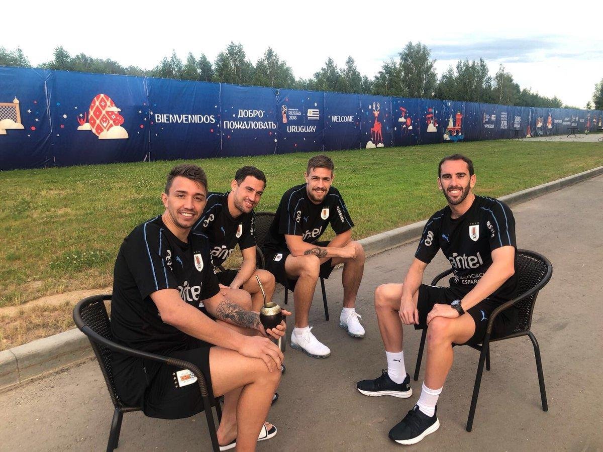 Jogadores do Uruguai vivem clima tranquilo at&eacute; as quartas de final