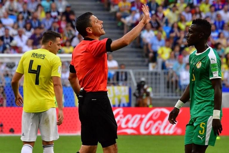 S&eacute;rvio voltou atr&aacute;s em p&ecirc;nalti marcado em Col&ocirc;mbia x Senegal ap&oacute;s analisar o VAR