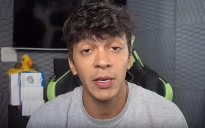 J&uacute;lio Cocielo faz v&iacute;deo pedindo desculpas por coment&aacute;rio racista 