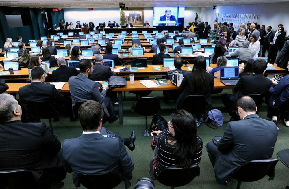 Ministros podem atualmente deferir ADIs e ADPFs at&eacute; que plen&aacute;rio julgue a quest&atilde;o