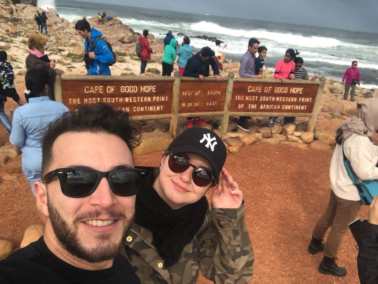 O casal sofreu um acidente durante viagem de f&eacute;rias
