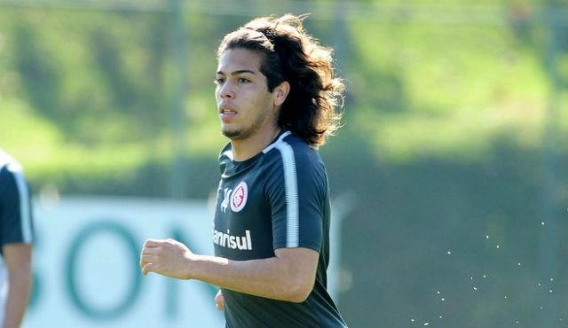 Meia Nonato &acute;corre&acute; o risco de perder o cabelo em Atibaia