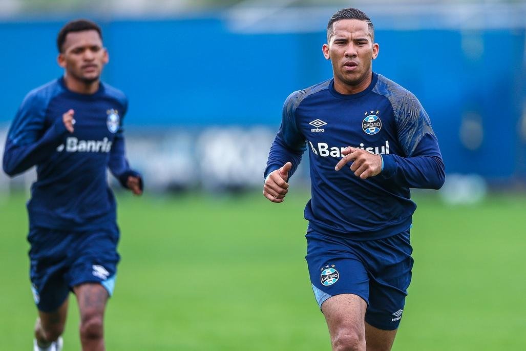 Tr&ecirc;s centroavantes brigam por uma vaga no Gr&ecirc;mio 