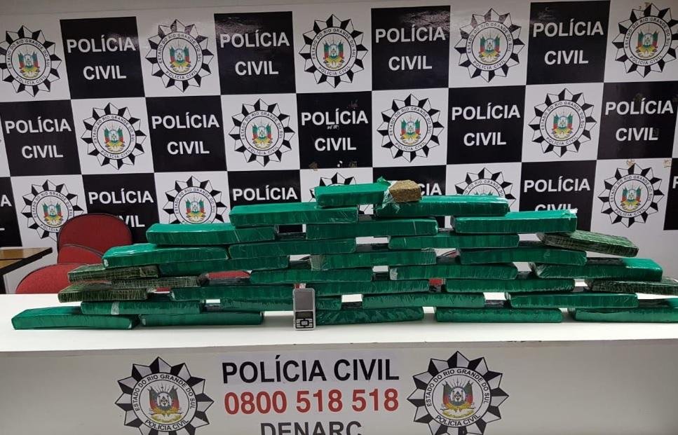Trinta quilos de maconha para clientes "vips" s&atilde;o aprendidos em Porto Alegre 