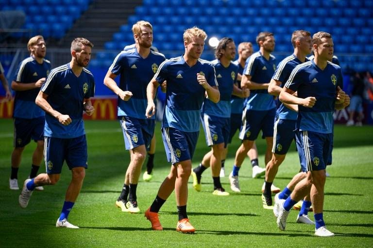 Su&eacute;cia renasce com esp&iacute;rito coletivo sem a presen&ccedil;a de Ibrahimovic 