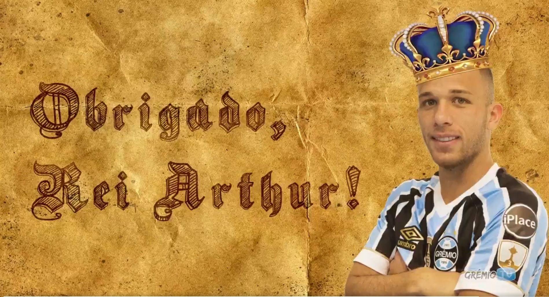 Final do v&iacute;deo de homenagem do Gr&ecirc;mio termina com Arthur coroado