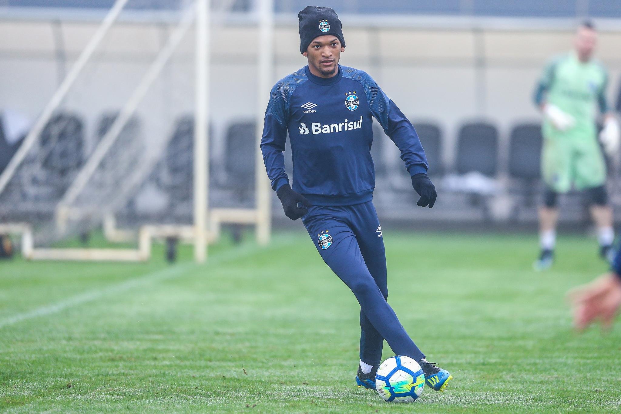 Jailson deve atuar contra o Corinthians neste domingo
