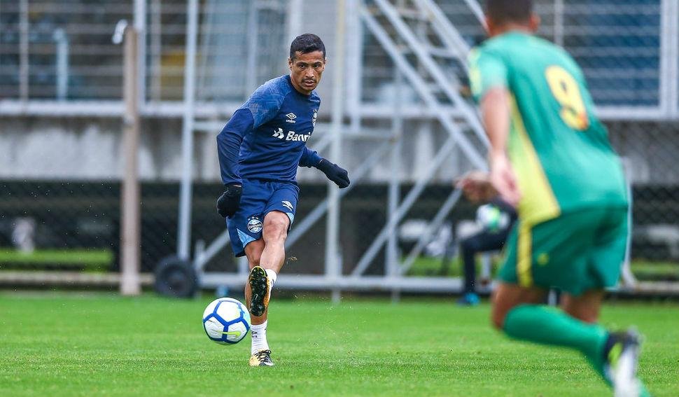 C&iacute;cero tem atuado na fun&ccedil;&atilde;o de Arthur e se v&ecirc; pronto para ser o substituto