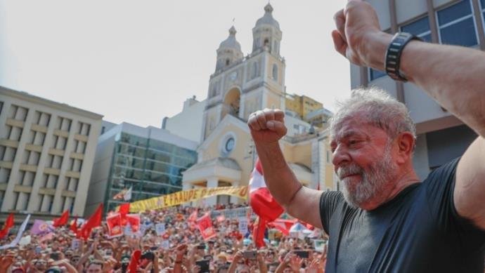 Ex-presidente Lula pode ser solto ainda neste domingo