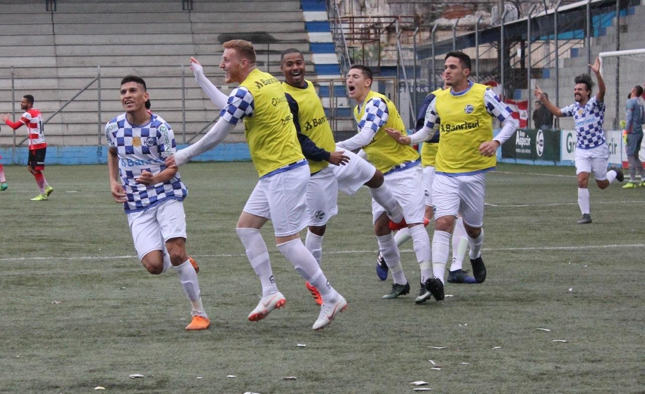 Gols foram marcados por Fabio e M&aacute;rcio, ambos no segundo tempo