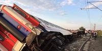 Descarrilamento de trem na Turquia deixa 10 mortos e 73 feridos