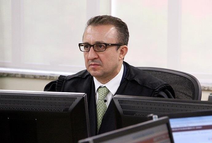 Desembargador plantonista Rog&eacute;rio Favreto determinou que Lula fosse solto